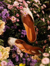 Load image into Gallery viewer, (NEW) Florene Ivory Jutti