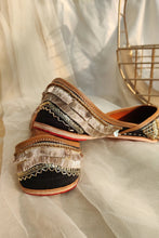 Load image into Gallery viewer, (Pre Order) Nazm Black Juttis