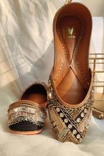 Load image into Gallery viewer, (Pre Order) Nazm Black Juttis