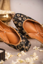 Load image into Gallery viewer, (Pre Order) Abeera Juttis