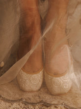 Load image into Gallery viewer, (NEW) Florene Ivory Jutti