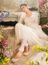 Load image into Gallery viewer, (NEW) Florene Ivory Jutti