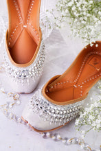 Load image into Gallery viewer, (Pre Order) Ayna Juttis