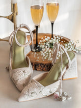 Load image into Gallery viewer, (NEW) Bonnie Heel