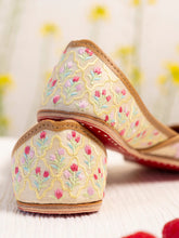 Load image into Gallery viewer, (NEW) Meadow Jutti