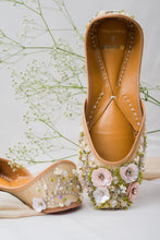 Load image into Gallery viewer, (Pre Order) Firdaus Clutch & Juttis Combo