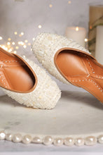 Load image into Gallery viewer, (Pre Order) Nooriya juttis