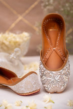 Load image into Gallery viewer, (Pre Order) Safiya Juttis