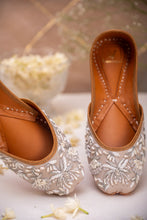 Load image into Gallery viewer, (Pre Order) Safiya Juttis