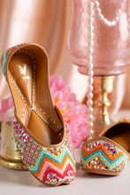 Load image into Gallery viewer, (Pre Order) Rangeela Jutti