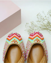 Load image into Gallery viewer, (Pre Order) Rangeela Jutti
