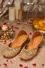Load image into Gallery viewer, (Pre Order) Mehfil Juttis