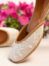 Load image into Gallery viewer, (Eid 2025) Florene Ivory Jutti