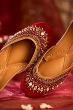 Load image into Gallery viewer, (Pre Order) Falak Red Juttis