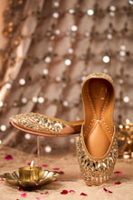 Load image into Gallery viewer, (Pre Order) Mehfil Juttis