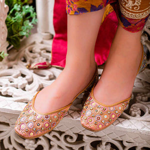 (Pre Order) Peaches and Cream: Juttis