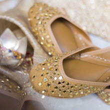 Load image into Gallery viewer, (Pre Order) Mirror Drops Juttis