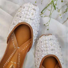 Load image into Gallery viewer, (SALE) Nafasat Juttis