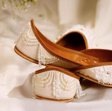 Load image into Gallery viewer, (SALE) Nafasat Juttis