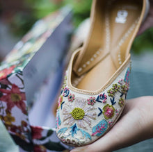 Load image into Gallery viewer, (Pre Order) Flower Power juttis - Payal Singhal x Fizzy Goblet - Flower Power